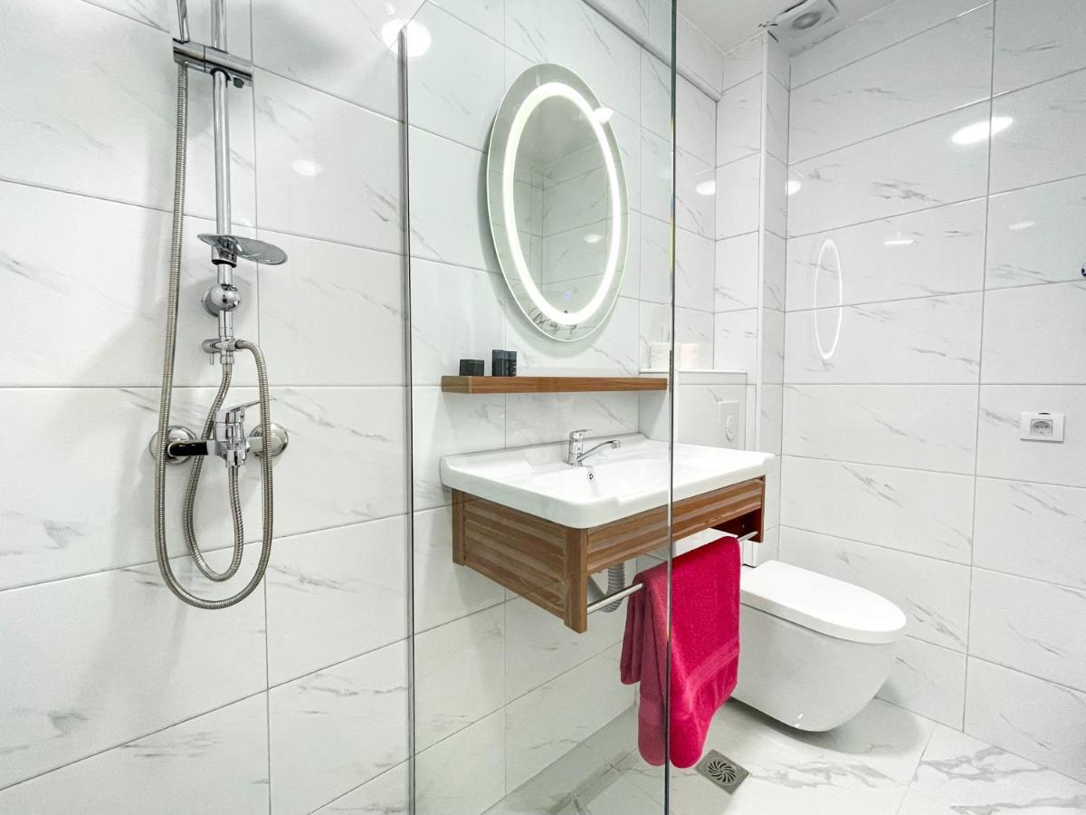 Xelent Hotel Ulcinj Ngoại thất bức ảnh