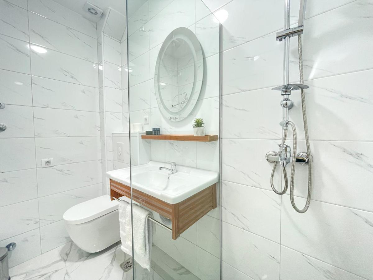 Xelent Hotel Ulcinj Ngoại thất bức ảnh